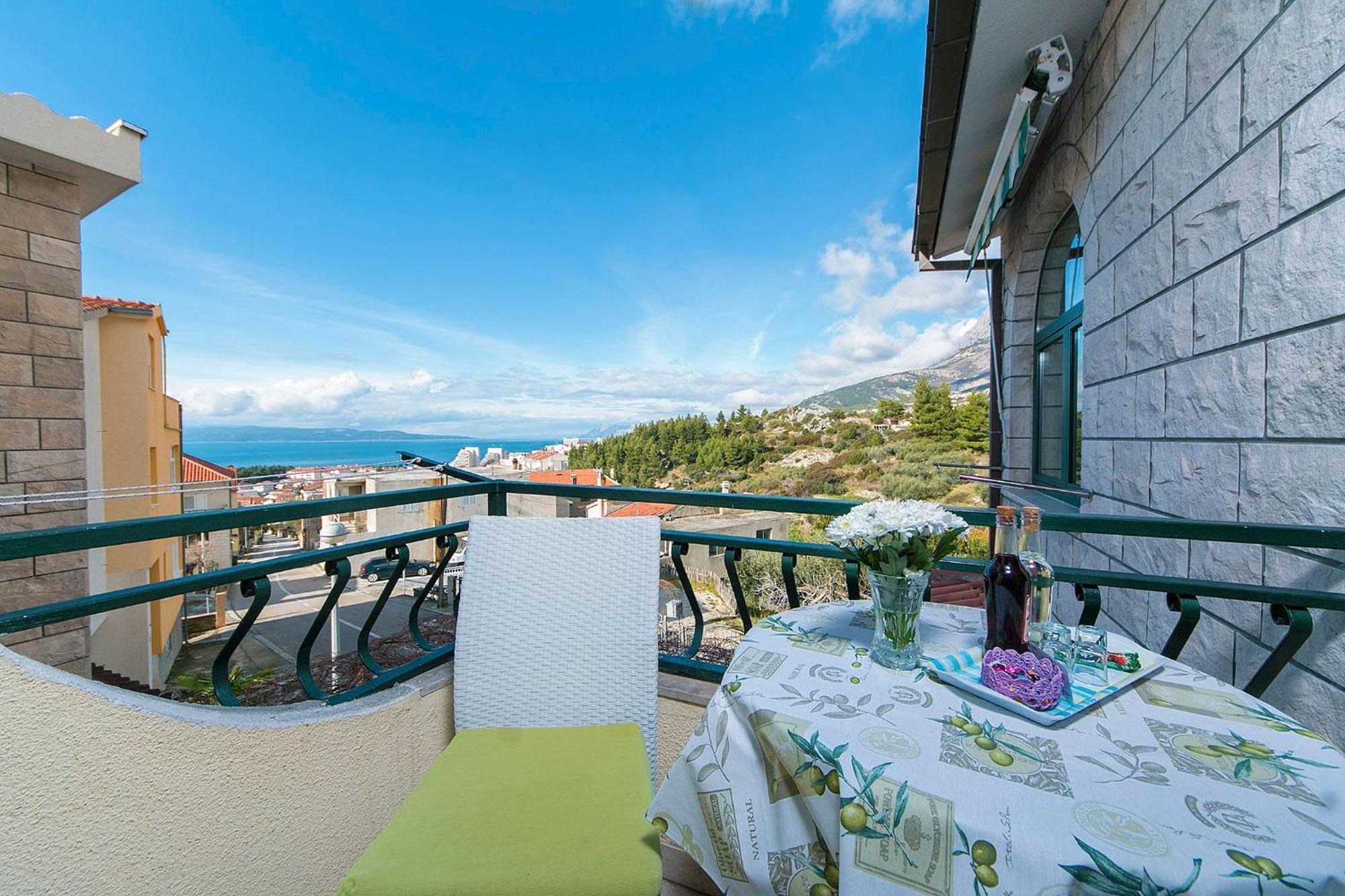 Apartment Komfortable Mit Balkon