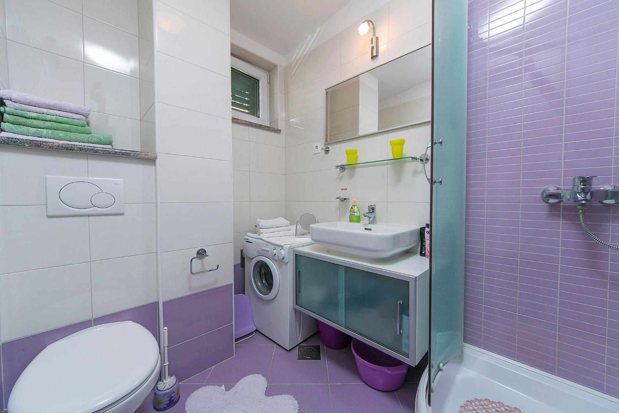 Apartment Komfortable Mit Balkon Makarska